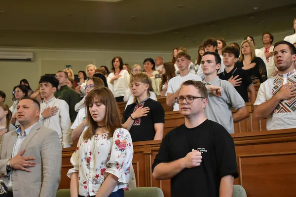 86 юних талантів Волині отримали відзнаки за інтелектуальні досягнення (фото)