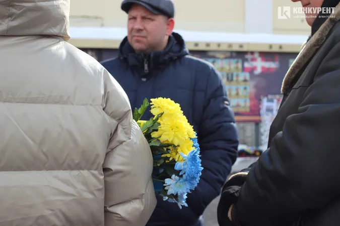 Лучани вшанували загиблих у боях під Дебальцево (фото)