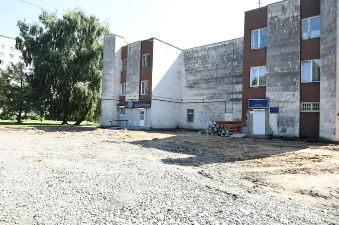 Демонтаж майже завершили: що коїться у Луцьку на площі біля РАЦСу (фото)