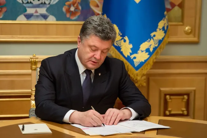 Порошенко звільнив голову Служби зовнішньої розвідки