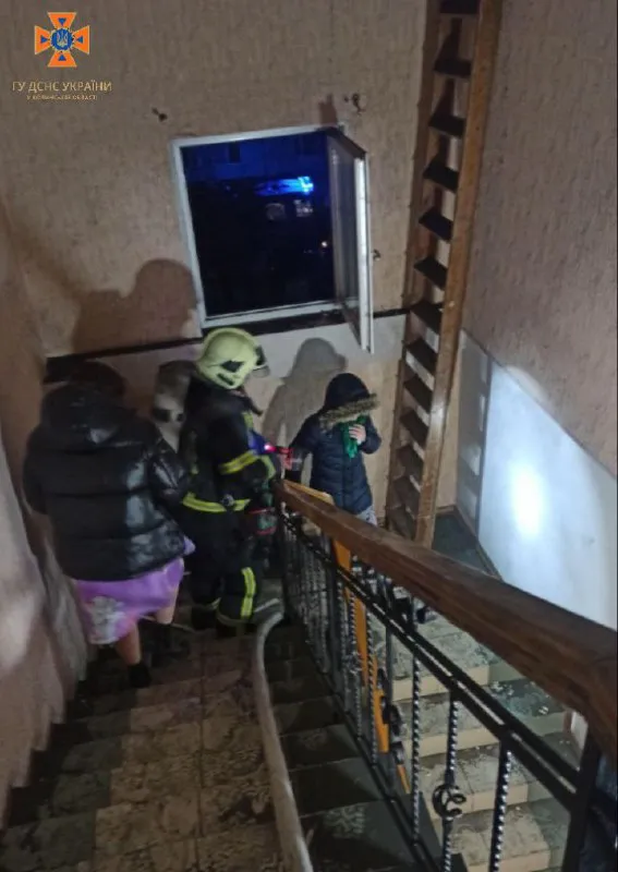 Вночі під Луцьком горів будинок – постраждали двоє дітей (фото, відео)