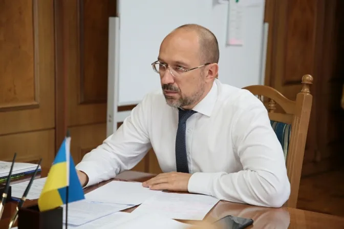 «Місцева влада має забезпечити виборчі дільниці засобами індивідуального захисту», - Шмигаль