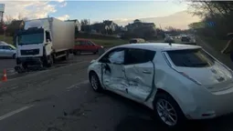 У Луцьку на перехресті MAN протаранив Nissan (фото)