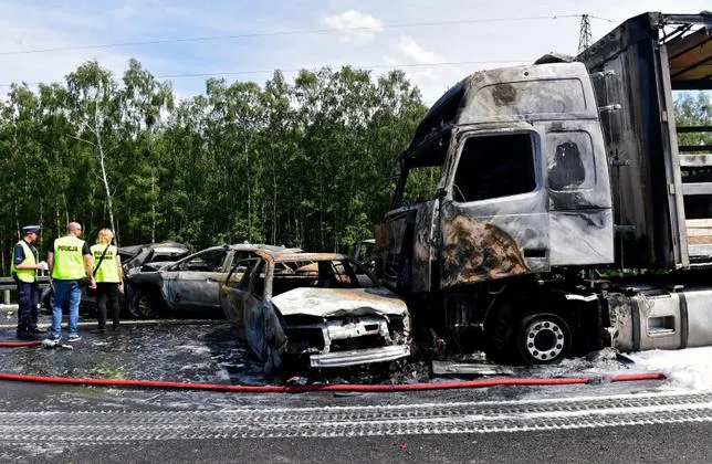 Смертельна аварія в Польщі: постраждалих рятував українець (фото)