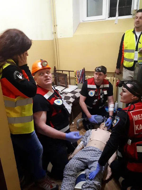 Повішення у СІЗО й удар струмом: волинські медики здолали випробування (фото)