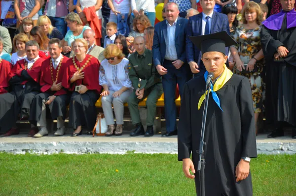 Першокурсник підійшов до мікрофона і  закликав інших скласти  обітницю бути гарними студентами та патріотами держави. Після чого пролунав гімн Gaudeamus