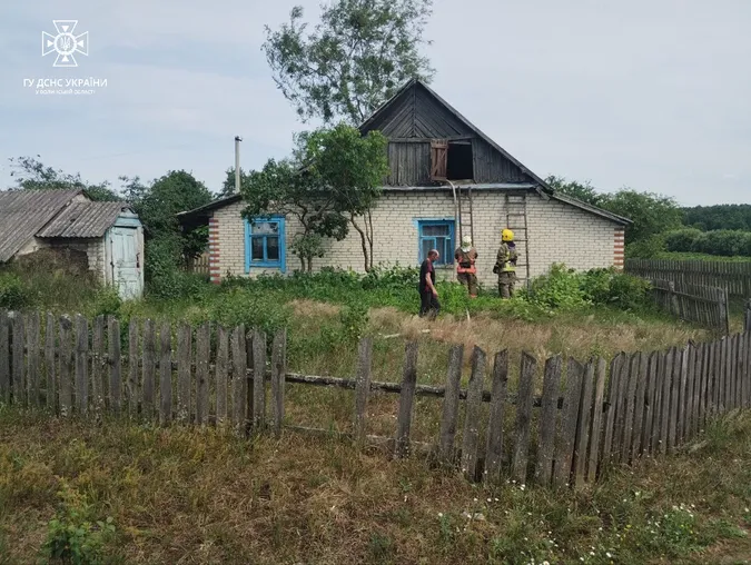 На Волині рятувальники загасили 5 пожеж: що горіло (фото)