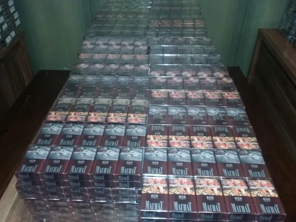 На Волині знайшли 16 ящиків контрабандних сигарет (фото)