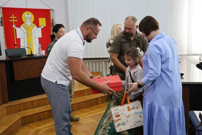 «Вірю, що ця кров пролита не даремно»: у Луцьку 10 воїнів отримали нагороди посмертно