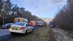 Водія деблокували рятувальники: подробиці аварії на трасі Луцьк-Ковель (фото)