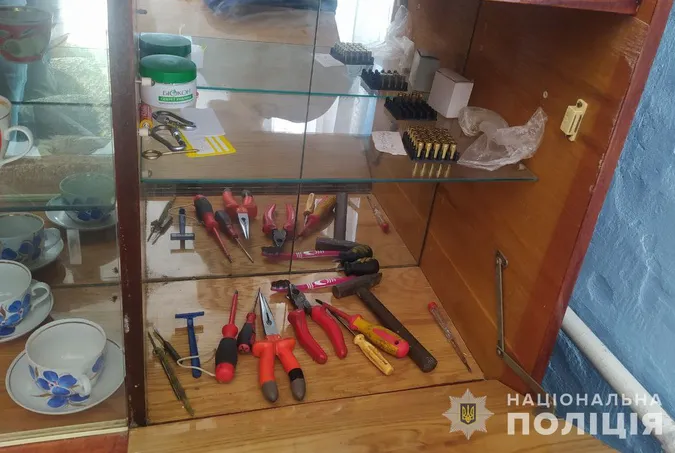 Волинські поліцейські затримали торговця зброєю з Черкащини (фото, відео)