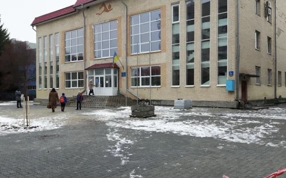 Басейни Луцька: де, як і для кого?