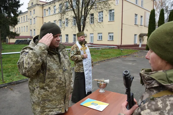 Мати п'ятьох дітей з Волині пішла у прикордонниці у пам'ять про загиблого племінника