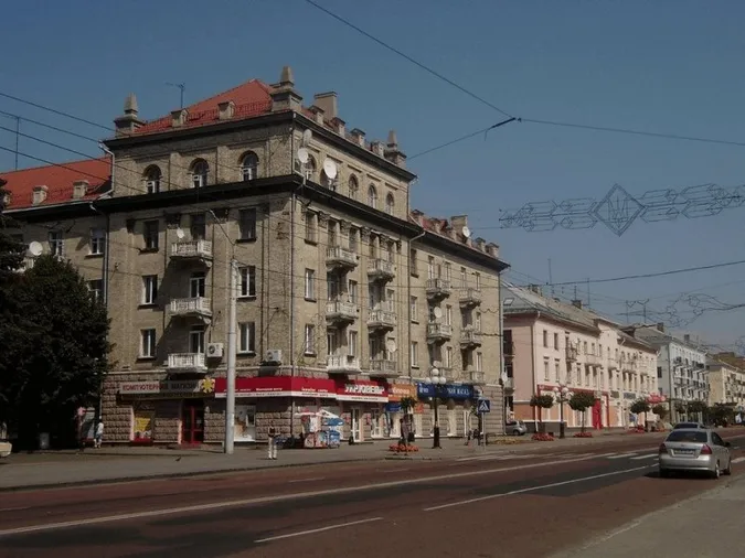 Псують вигляд проспекту: підприємцям не дозволили встановити «літники» на Волі