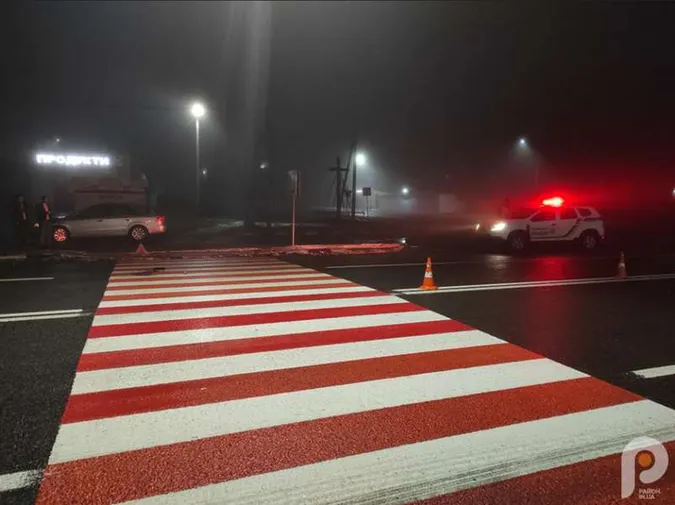 Шукають водія: чоловік, якого збило авто на переході в Копачівці, помер