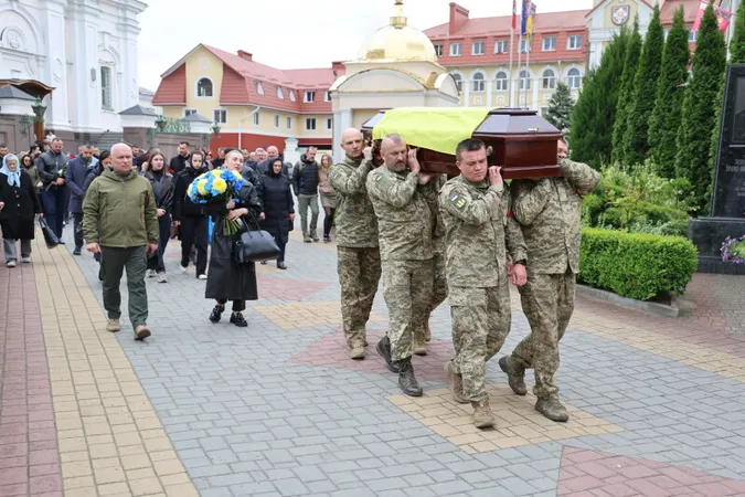 Загинув на Донеччині: у Луцьку попрощалися з Тарасом Корніюком (фото)