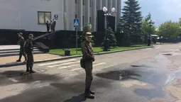 В очікуванні Президента: Волинську ОДА посилено охороняють (фото)