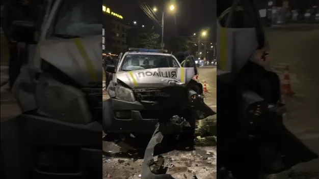 У центрі Луцька сталася жорстка ДТП за участю поліцейських (відео)