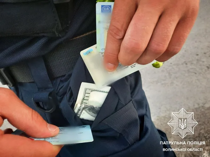 Аби не карали: на Волині п'яний водій DAF пхав патрульному в кишеню 100 доларів