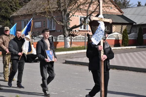 Загинув майже пів року тому: на Волині попрощалися з воїном Тарасом Шавлаєм (фото)