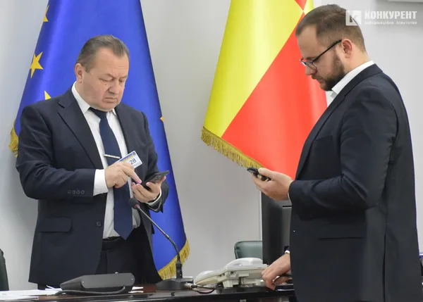 Депутати й голоси: фоторепортаж із сесії Луцькради