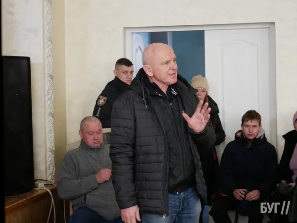 У Смолигові збори щодо переходу храму до ПЦУ вийшли з-під контролю: що відомо (фото, відео)