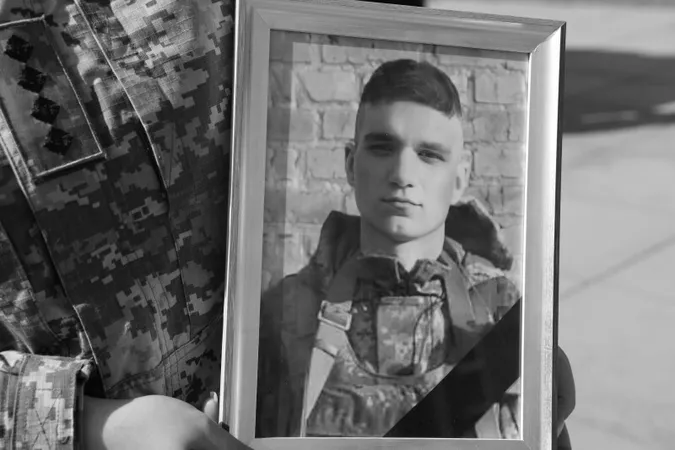 У Луцьку провели в останню дорогу загиблого захисника Олександра Морозова