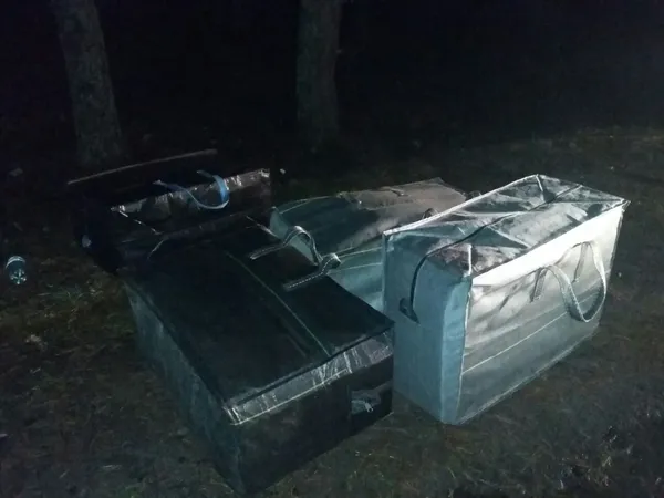 На Волині знайшли 16 ящиків контрабандних сигарет (фото)
