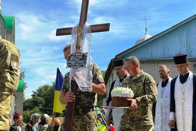 У Нововолинській громаді попрощалися із двома Героями (фото)