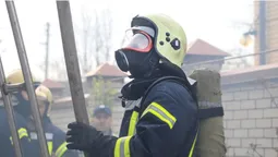 У Луцьку горів дах житлового будинку (фото, відео)