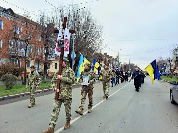 Близькі не хотіли вірити: у Ковелі попрощалися із воїном Ігорем Мацком (фото)