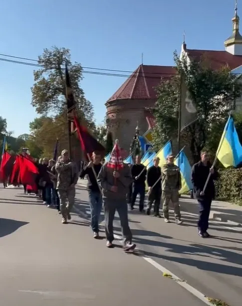 На Волині провели в останню дорогу воїна «Азову» Олександра Дроця (фото)
