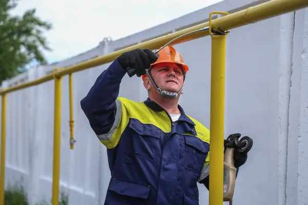Одна професія на двох: як на Волині батько та син створили надійну газову династію (фото)