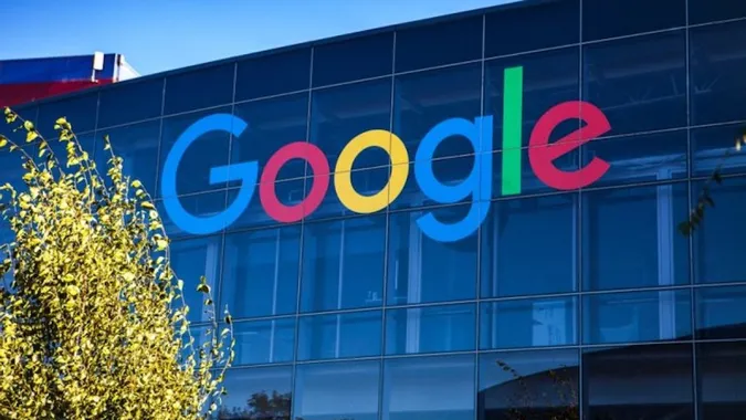 Українським вчителям придбають 43 тисячі ноутбуків від Google