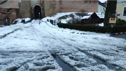 Луцького політолога обурила нерозчищена Замкова площа (фото)