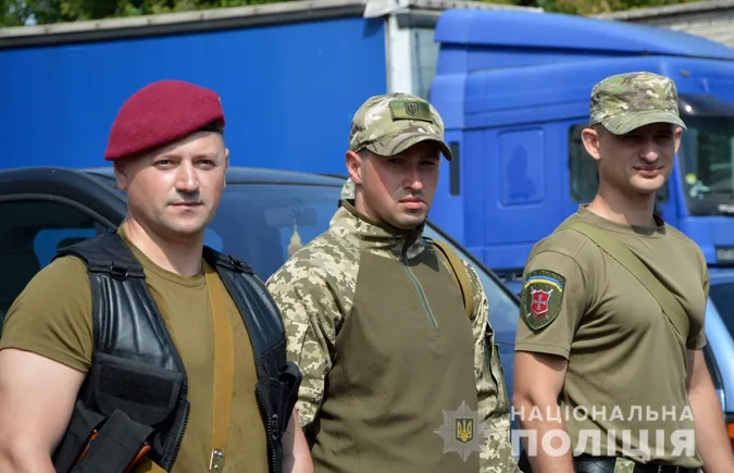 Волинські поліцейські вирушили в зону ООС (фото)