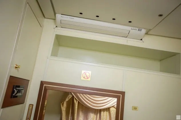 Як виглядає VIP-вагон «Укрзалізниці» (фото)