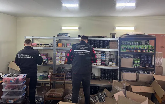 Волинські прикордонники перекрили канал розповсюдження товарів для курців (фото)