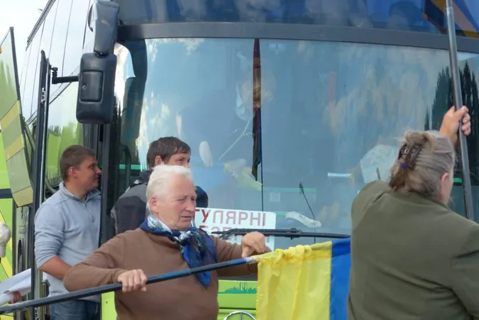 На Волині вимагають зменшити вартість розмитнення авто: перекрили трасу