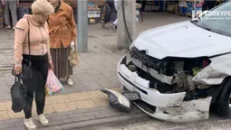 BMW не пропустив – Citroen влетів у знак: деталі ДТП у Луцьку біля Старого ринку (фото)