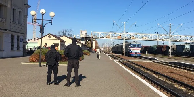 У Луцьку на вокзал викликали патрульних через пасажирів без COVID-сертифікатів