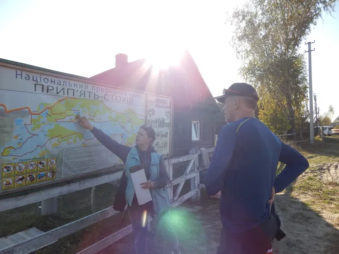 Мандрівники з Англії блукали автентичним волинським селом (фото)