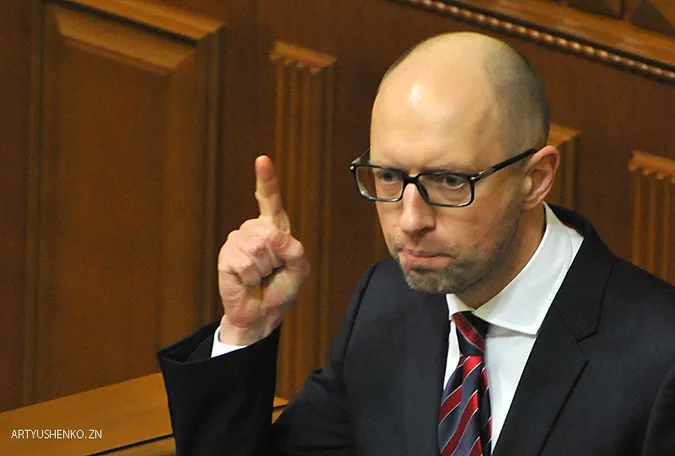 Кабмін заборонив держслужбовцям критикувати владу