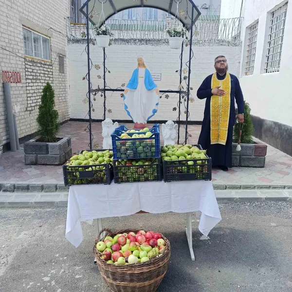 У Луцькому СІЗО освятили яблука та груші (фото)