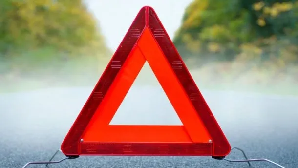 У дворі в Луцьку автомобіль збив хлопчика-велосипедиста 