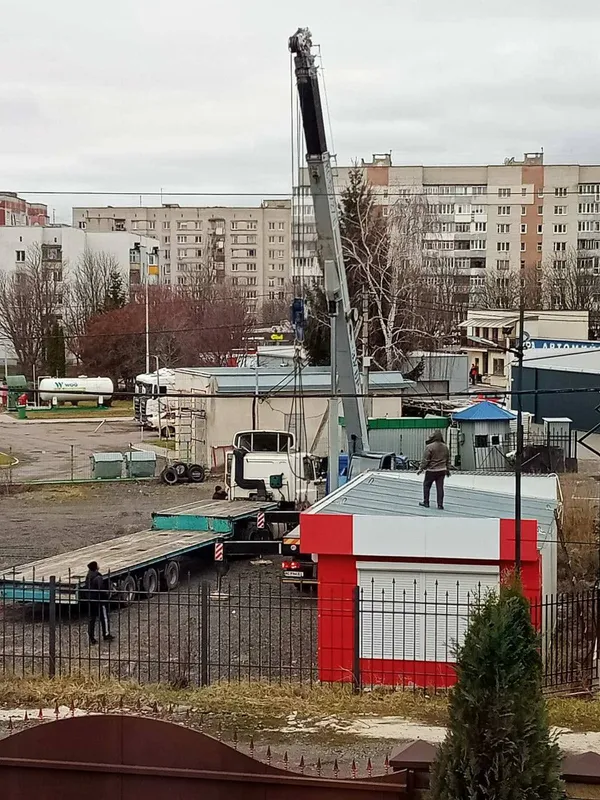 МАФ, який оформили як будівлю, а згодом приватизували ділянку
