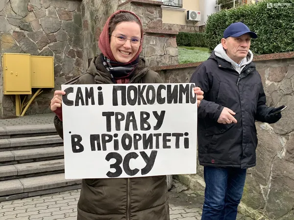 У Луцьку – мітинг під мерією: чого хочуть активісти цього разу (фото)