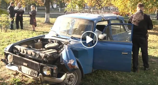 У Луцьку невідомий на викраденому «Москвичі» зніс ворота лікарні (відео)