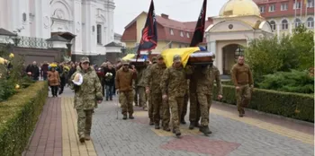 Луцька громада провела в останню дорогу захисників Вадима Глобу та Миколу Язиніна (фото)