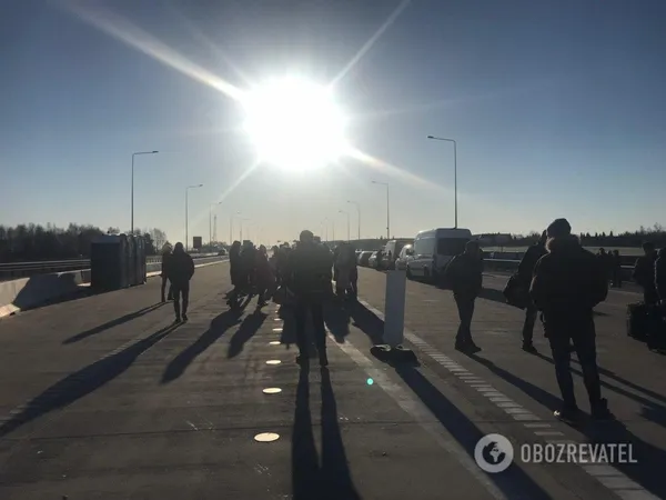 Нічний штурм: яка ситуація на пунктах пропуску (фото)